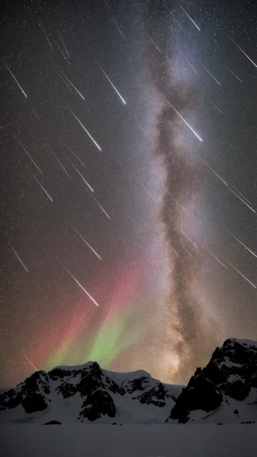 Arctic Meteor Shower Mobile